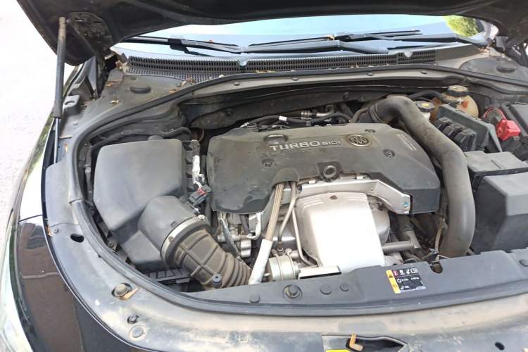 Used Buick LaCrosse 2016 28T Premium Edition Engine Bay Right