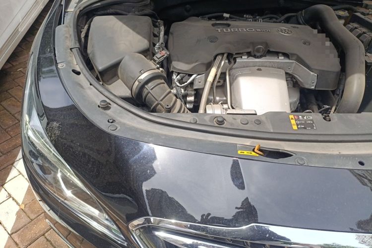 Used Buick LaCrosse 2016 28T Luxury Version Engine Bay Right