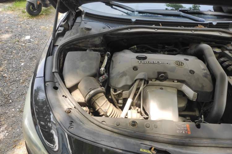 Used Buick LaCrosse 2016 28T Luxury Version Engine Bay Right