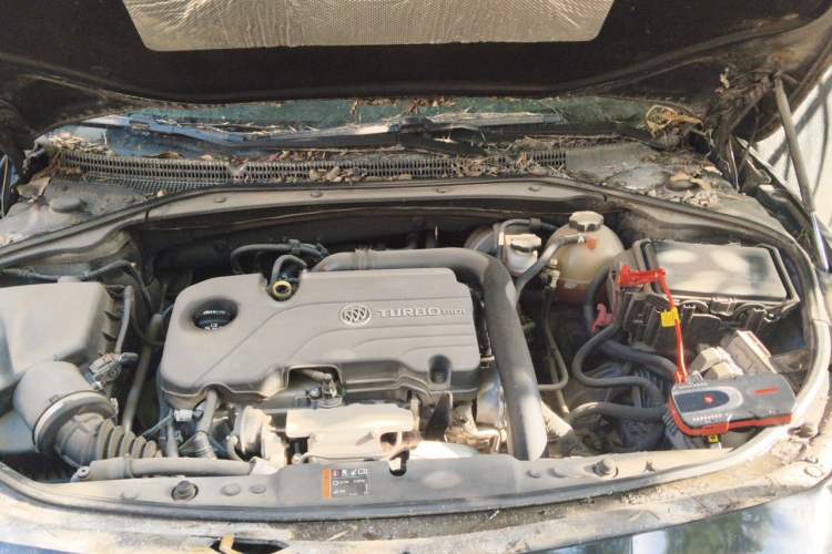 Used Buick LaCrosse 2016 20T Luxury Model Engine Bay