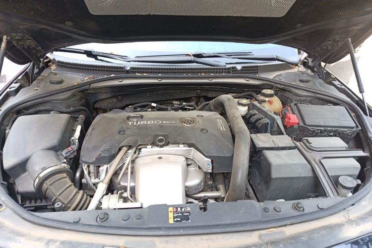 Used Buick LaCrosse 2016 28T Premium Edition Engine Bay