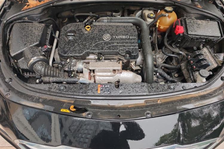 Used Buick LaCrosse 2016 20T Elite Edition Engine Bay