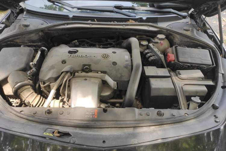Used Buick LaCrosse 2016 28T Luxury Version Engine Bay