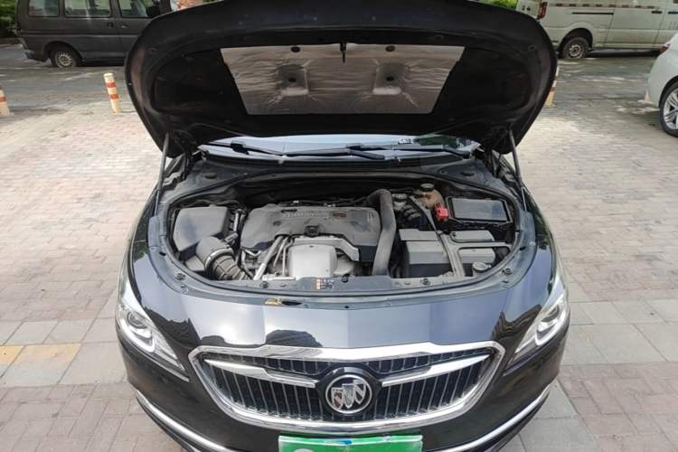 Used Buick LaCrosse 2016 28T Premium Edition Engine Bay