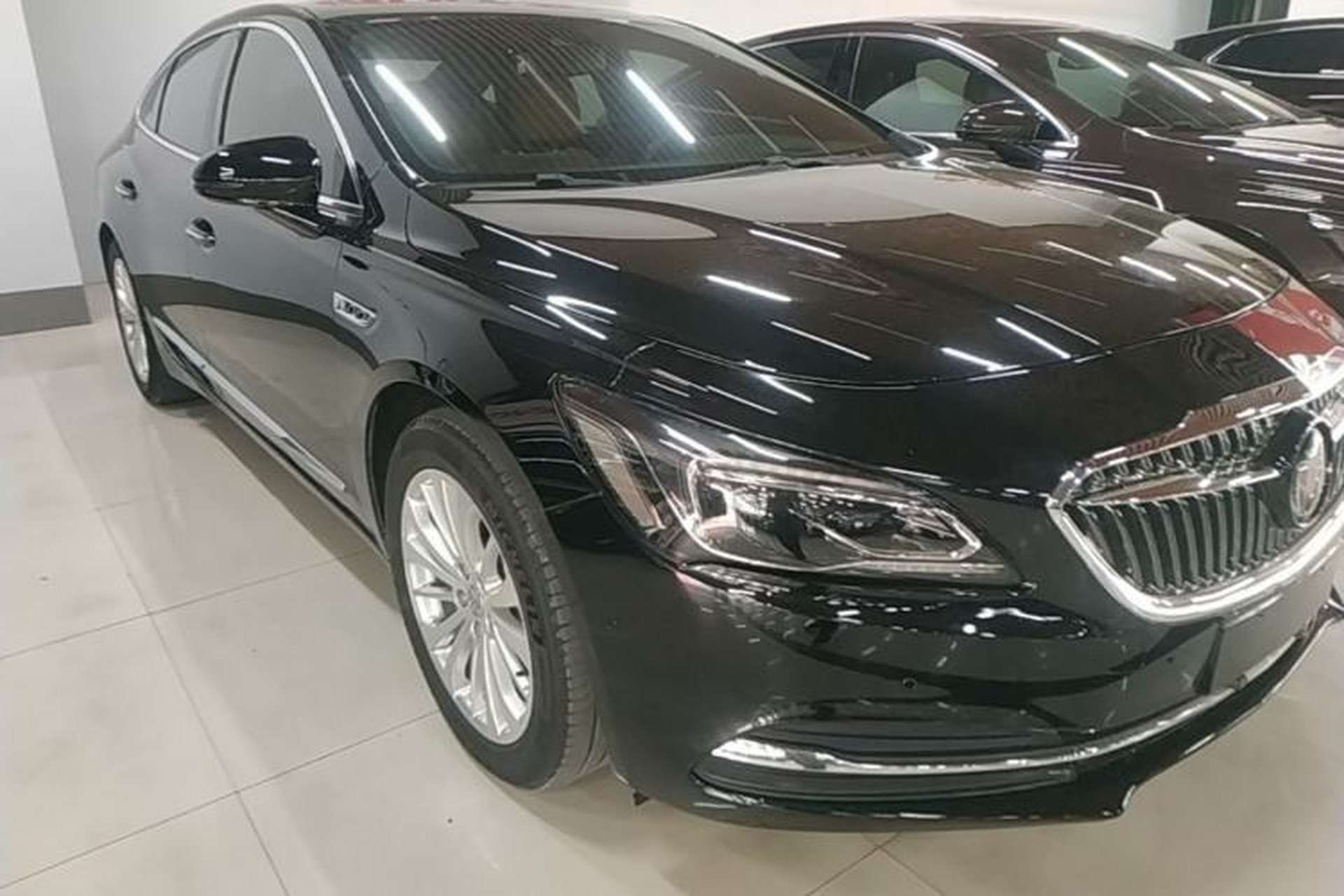 Used Buick LaCrosse 2016 28T Luxury Version Exterior 1