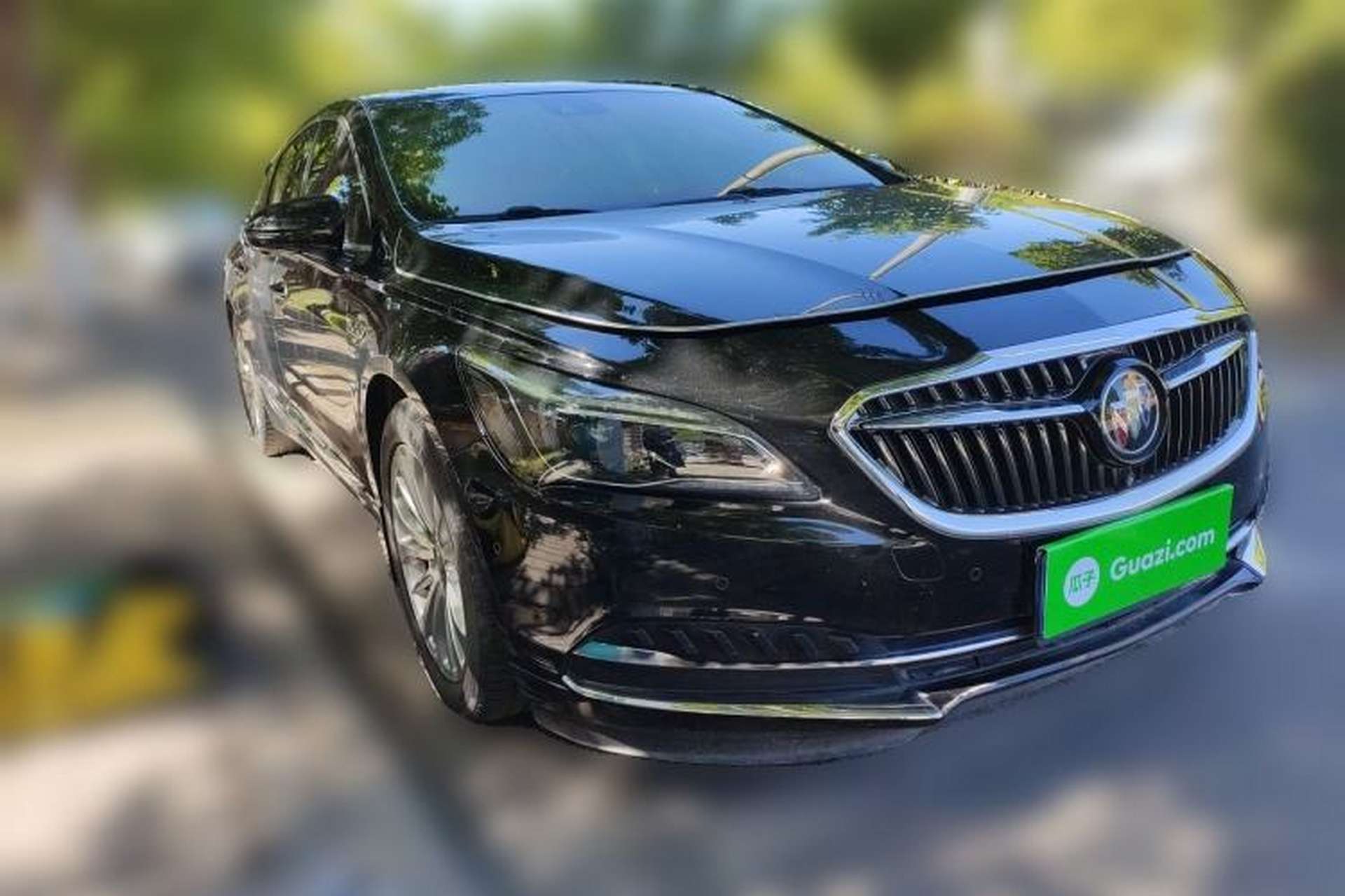 Used Buick LaCrosse 2016 28T Luxury Version Front Right 45 Deg