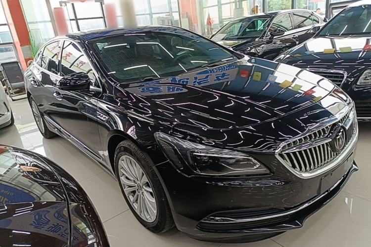 Used Buick LaCrosse 2016 28T Luxury Version Front Right 45 Deg