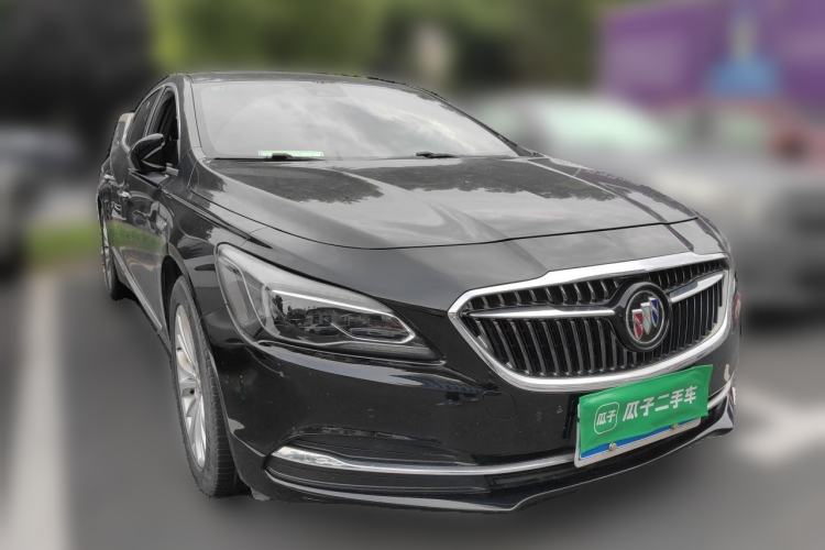 Used Buick LaCrosse 2016 28T Luxury Version Front Right 45 Deg