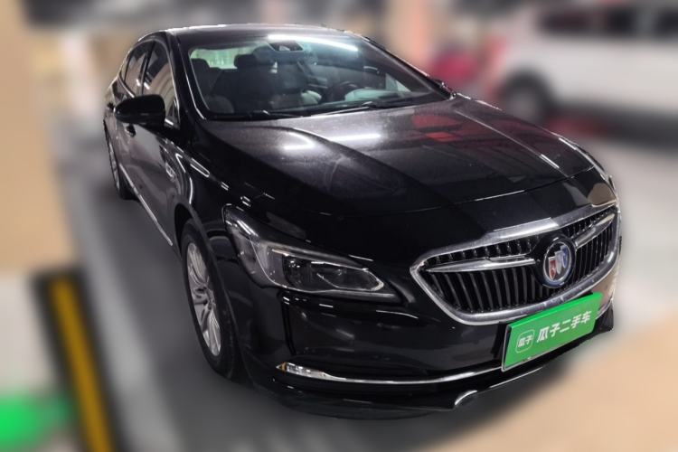 Used Buick LaCrosse 2016 30H Luxury Version Front Right 45 Deg