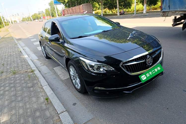 Used Buick LaCrosse 2016 20T Elite Edition Front Right 45 Deg