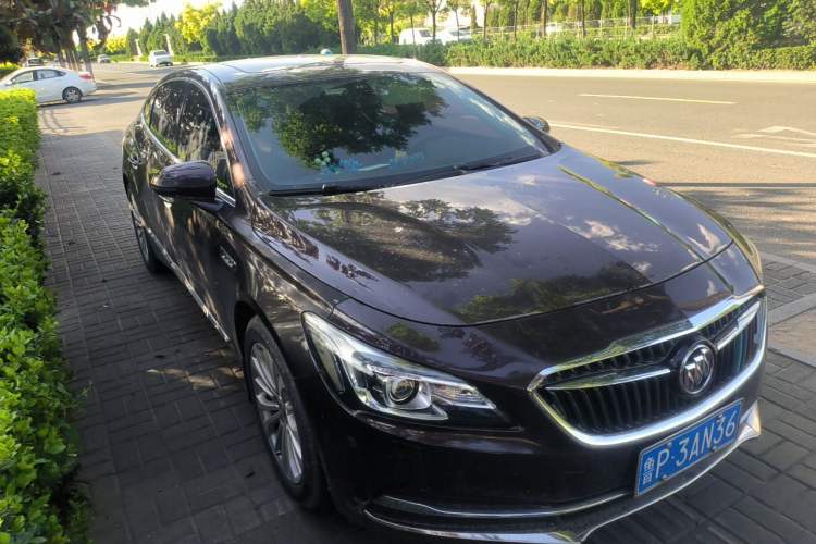 Used Buick LaCrosse 2016 Revised Version 28T Elite Edition Front Right 45 Deg
