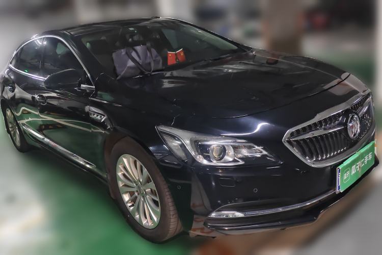 Used Buick LaCrosse 2016 Revised Version 28T Elite Edition Front Right 45 Deg