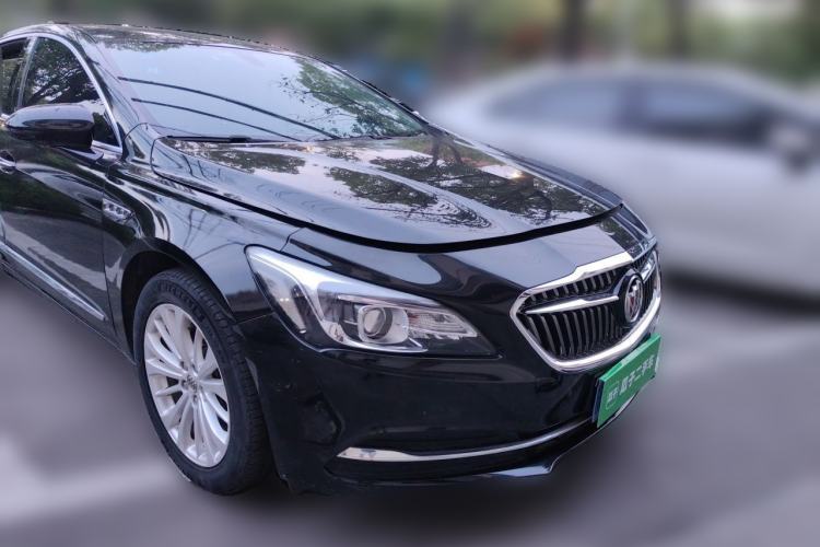 Used Buick LaCrosse 2016 Revised Version 28T Elite Edition Front Right 45 Deg