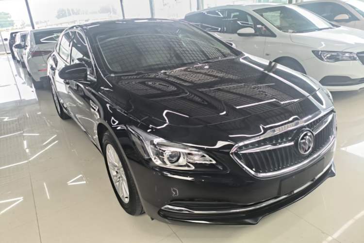 Used Buick LaCrosse 2016 20T Leading Model Front Right 45 Deg