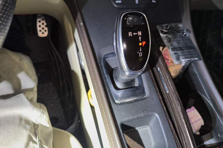 Used Buick LaCrosse 2016 Revised 20T Leading Edition Gear Lever