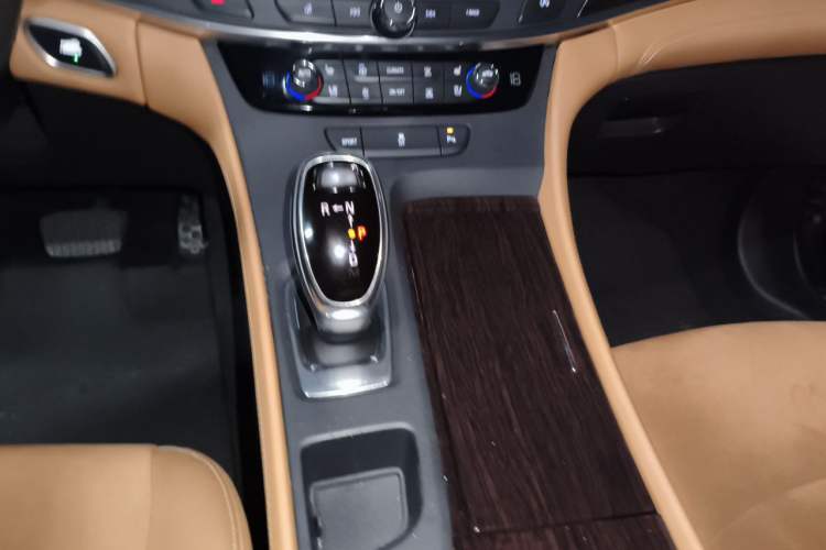 Used Buick LaCrosse 2016 20T Elite Edition Gear Lever