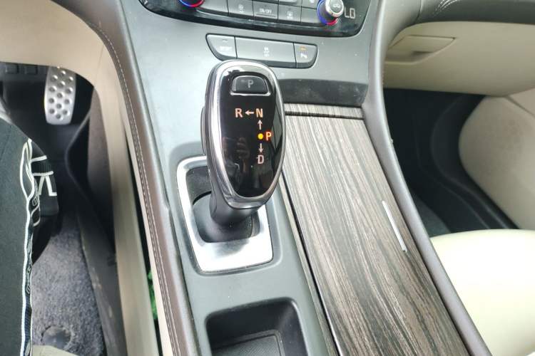 Used Buick LaCrosse 2016 20T Leading Model Gear Lever