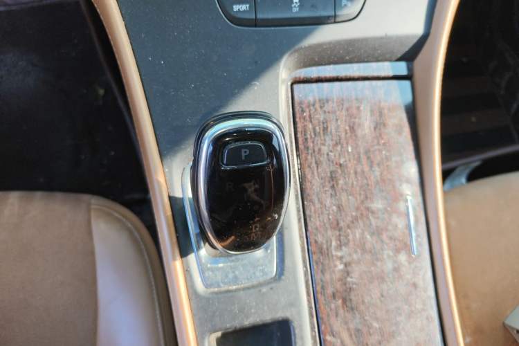 Used Buick LaCrosse 2016 20T Elite Edition Gear Lever