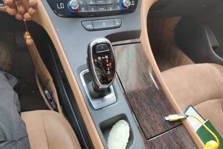Used Buick LaCrosse 2016 20T Elite Edition Gear Lever