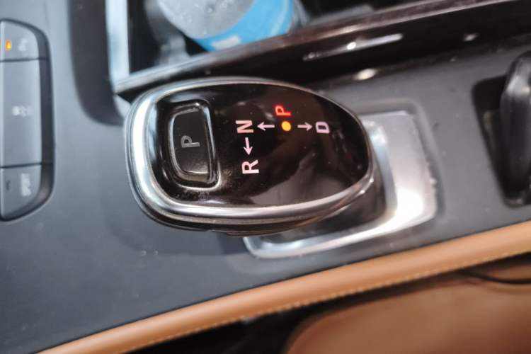 Used Buick LaCrosse 2016 20T Elite Edition Gear Lever