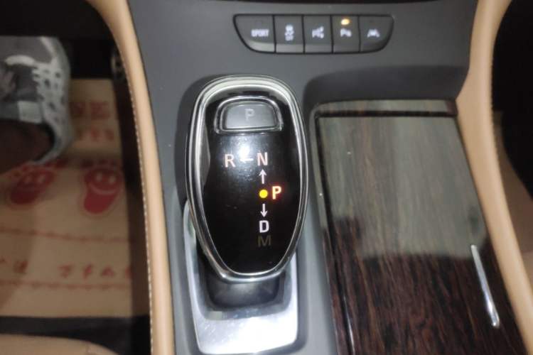 Used Buick LaCrosse 2016 20T Luxury Model Gear Lever