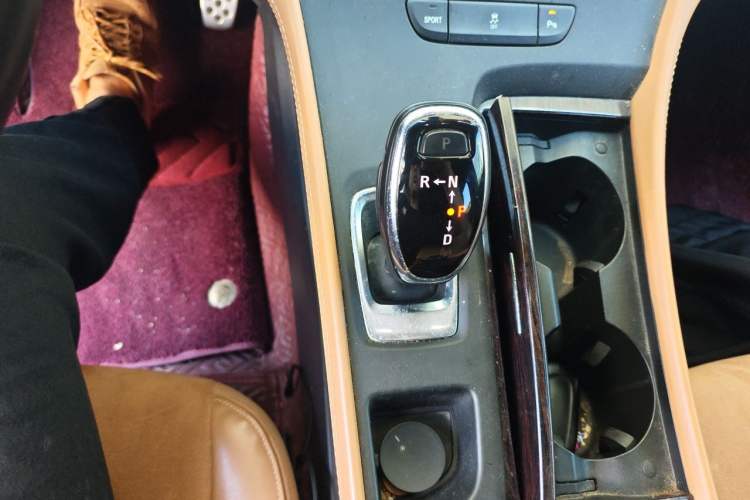 Used Buick LaCrosse 2016 20T Elite Edition Gear Lever