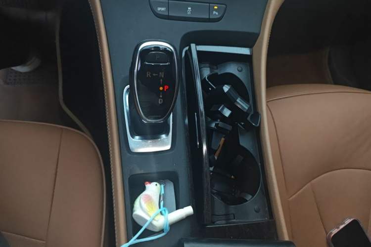 Used Buick LaCrosse 2016 20T Elite Edition Gear Lever