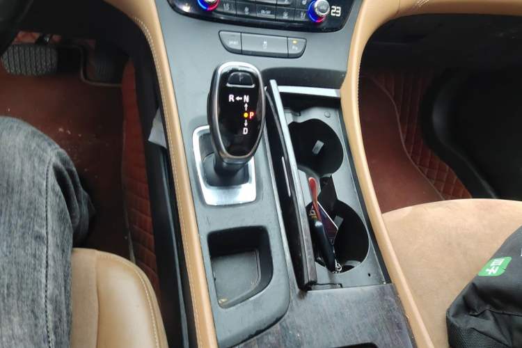Used Buick LaCrosse 2016 20T Elite Edition Gear Lever