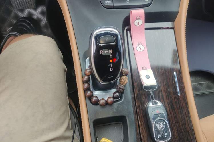 Used Buick LaCrosse 2016 20T Elite Edition Gear Lever