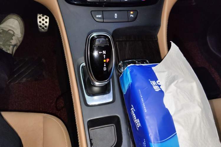 Used Buick LaCrosse 2016 20T Elite Edition Gear Lever