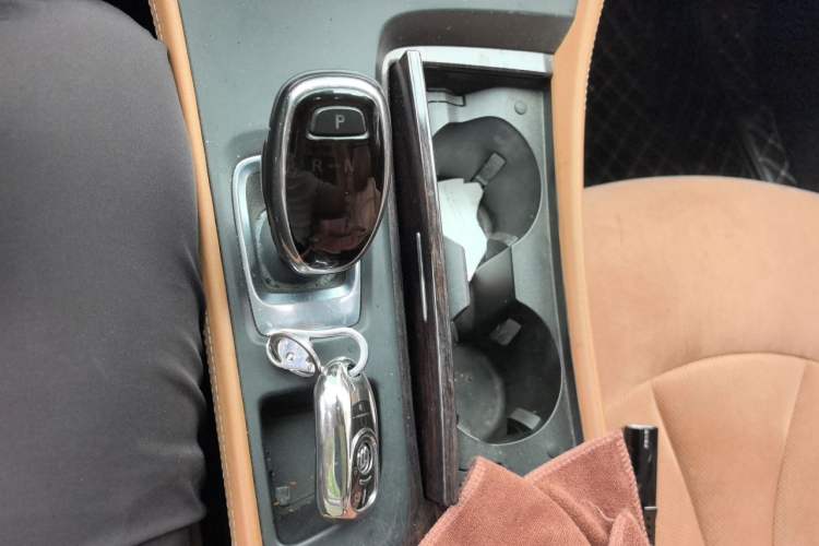Used Buick LaCrosse 2016 20T Luxury Model Gear Lever