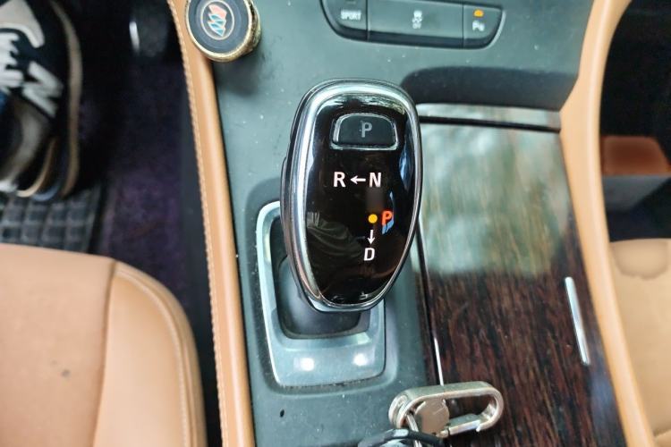 Used Buick LaCrosse 2016 20T Elite Edition Gear Lever