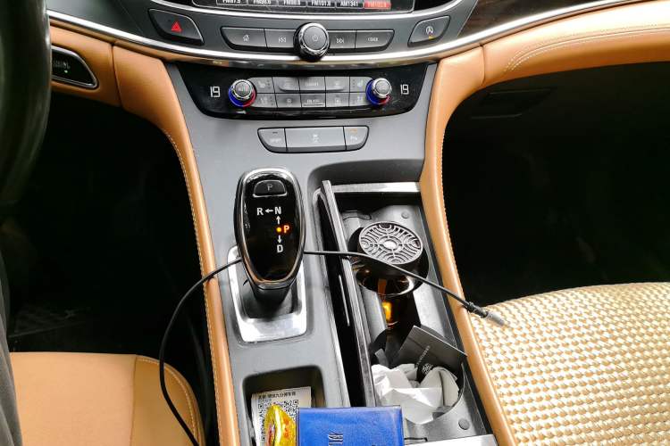 Used Buick LaCrosse 2016 20T Elite Edition Gear Lever