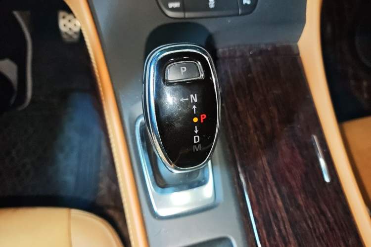 Used Buick LaCrosse 2016 20T Elite Edition Gear Lever