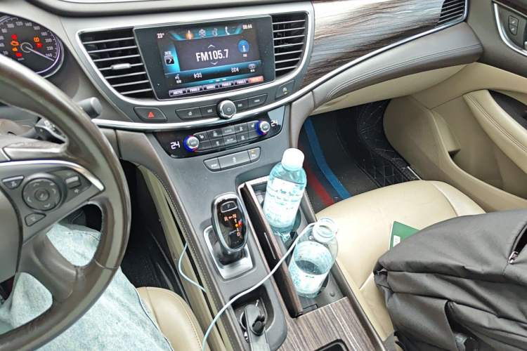 Used Buick LaCrosse 2016 Revised 20T Leading Edition Gear Lever