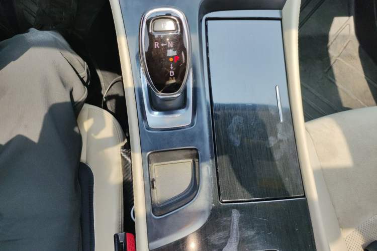 Used Buick LaCrosse 2016 30H Elite Edition Gear Lever