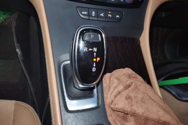 Used Buick LaCrosse 2016 28T Flagship Model Gear Lever