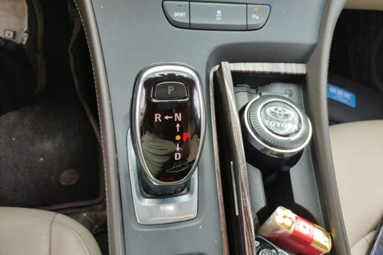 Used Buick LaCrosse 2016 Revised 20T Leading Edition Gear Lever