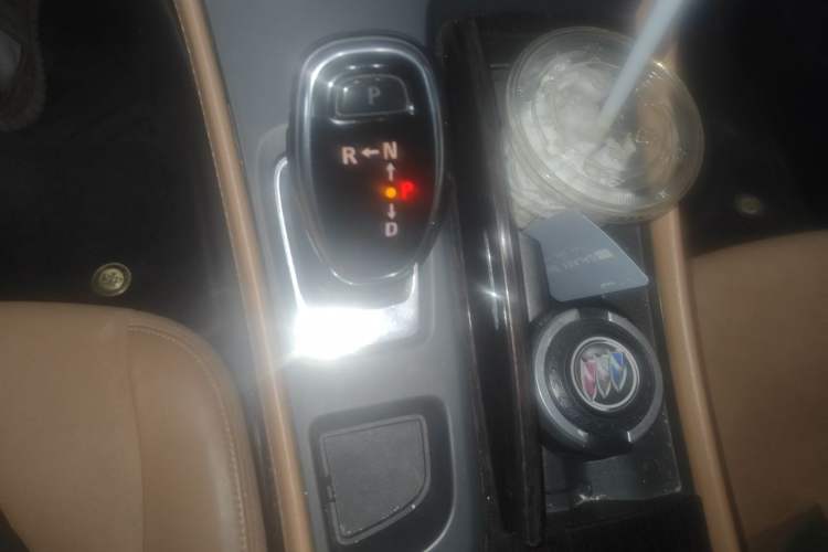 Used Buick LaCrosse 2016 28T Elite Model Gear Lever