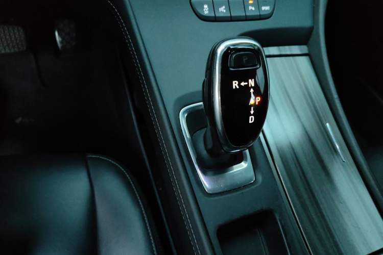 Used Buick LaCrosse 2016 Revised Version 28T Elite Edition Gear Lever