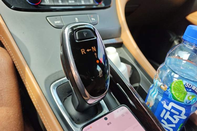 Used Buick LaCrosse 2016 20T Elite Edition Gear Lever