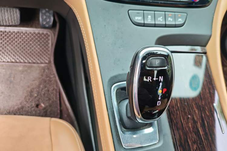 Used Buick LaCrosse 2016 28T Luxury Version Gear Lever