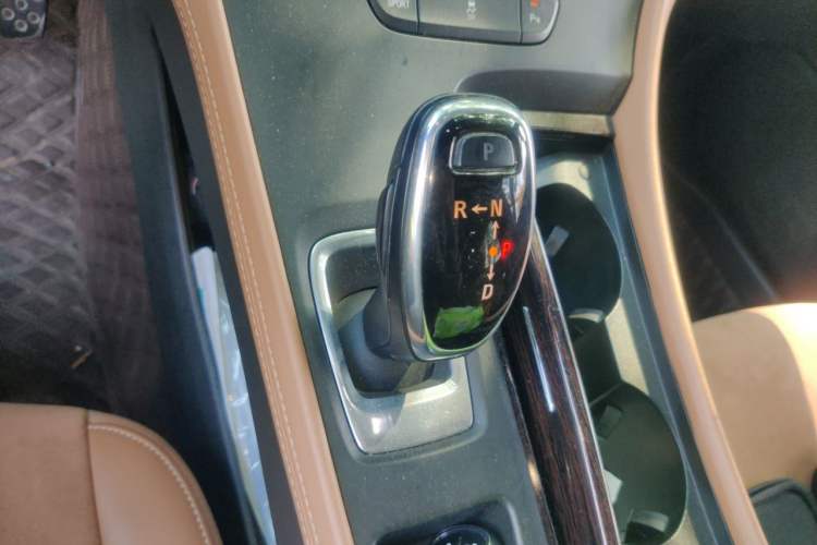 Used Buick LaCrosse 2016 20T Elite Edition Gear Lever