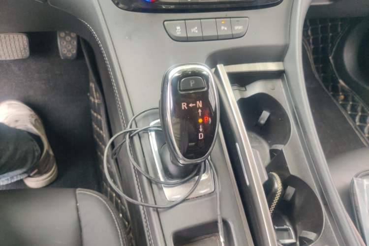 Used Buick LaCrosse 2016 Revised Version 28T Elite Edition Gear Lever