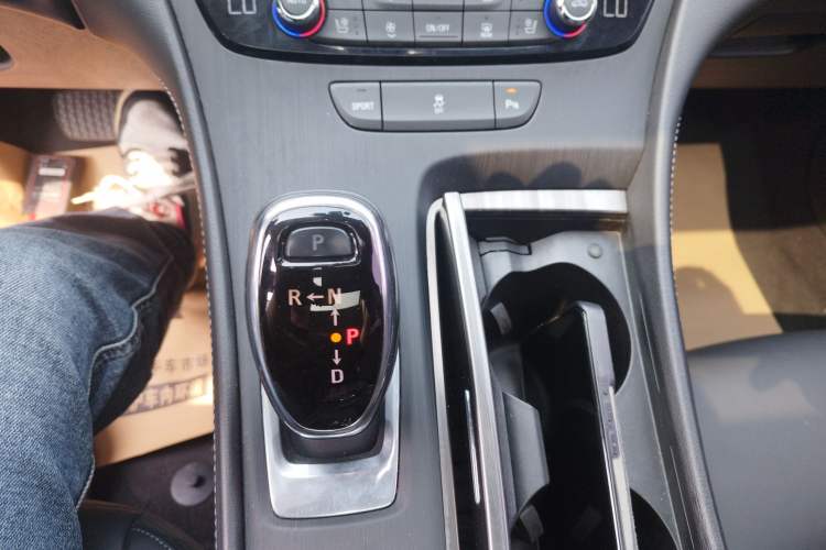 Used Buick LaCrosse 2016 20T Elite Edition Gear Lever