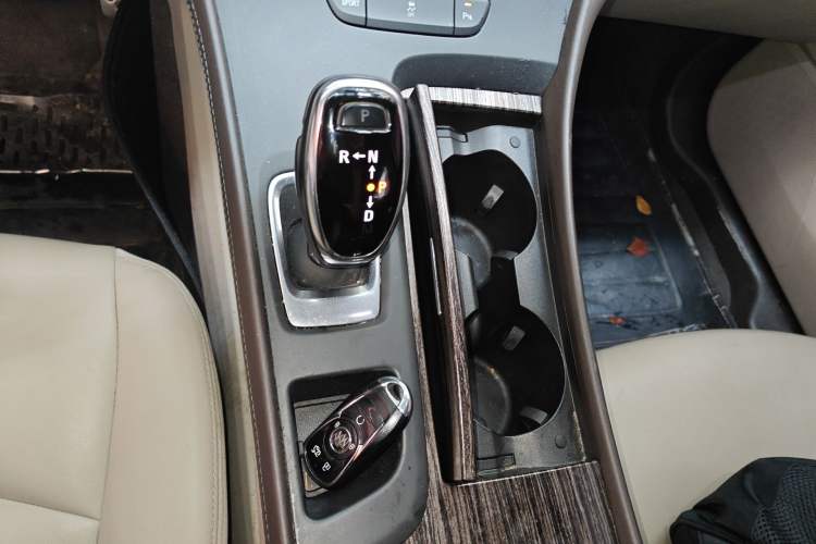 Used Buick LaCrosse 2016 20T Leading Model Gear Lever