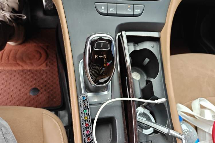 Used Buick LaCrosse 2016 28T Premium Edition Gear Lever