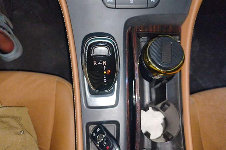 Used Buick LaCrosse 2016 20T Elite Edition Gear Lever