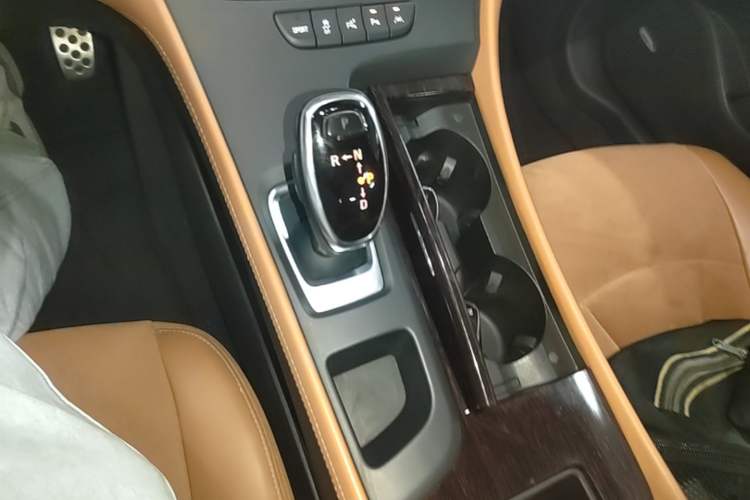 Used Buick LaCrosse 2016 28T Luxury Version Gear Lever