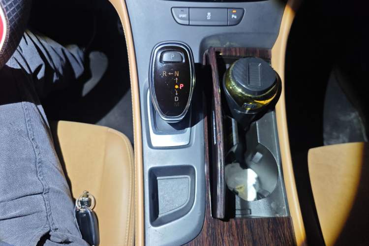 Used Buick LaCrosse 2016 20T Elite Edition Gear Lever
